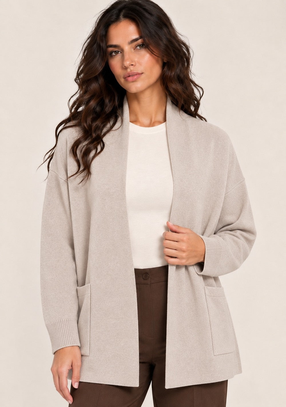 Cardigan aperto con tasche in colore beige