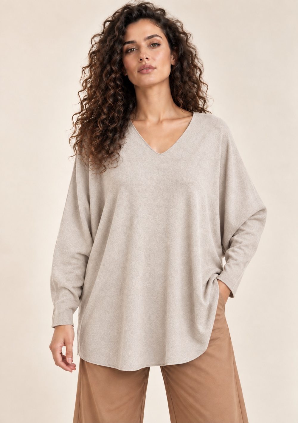 Maglia Scollo a V con Spacchi da donna in colore beige