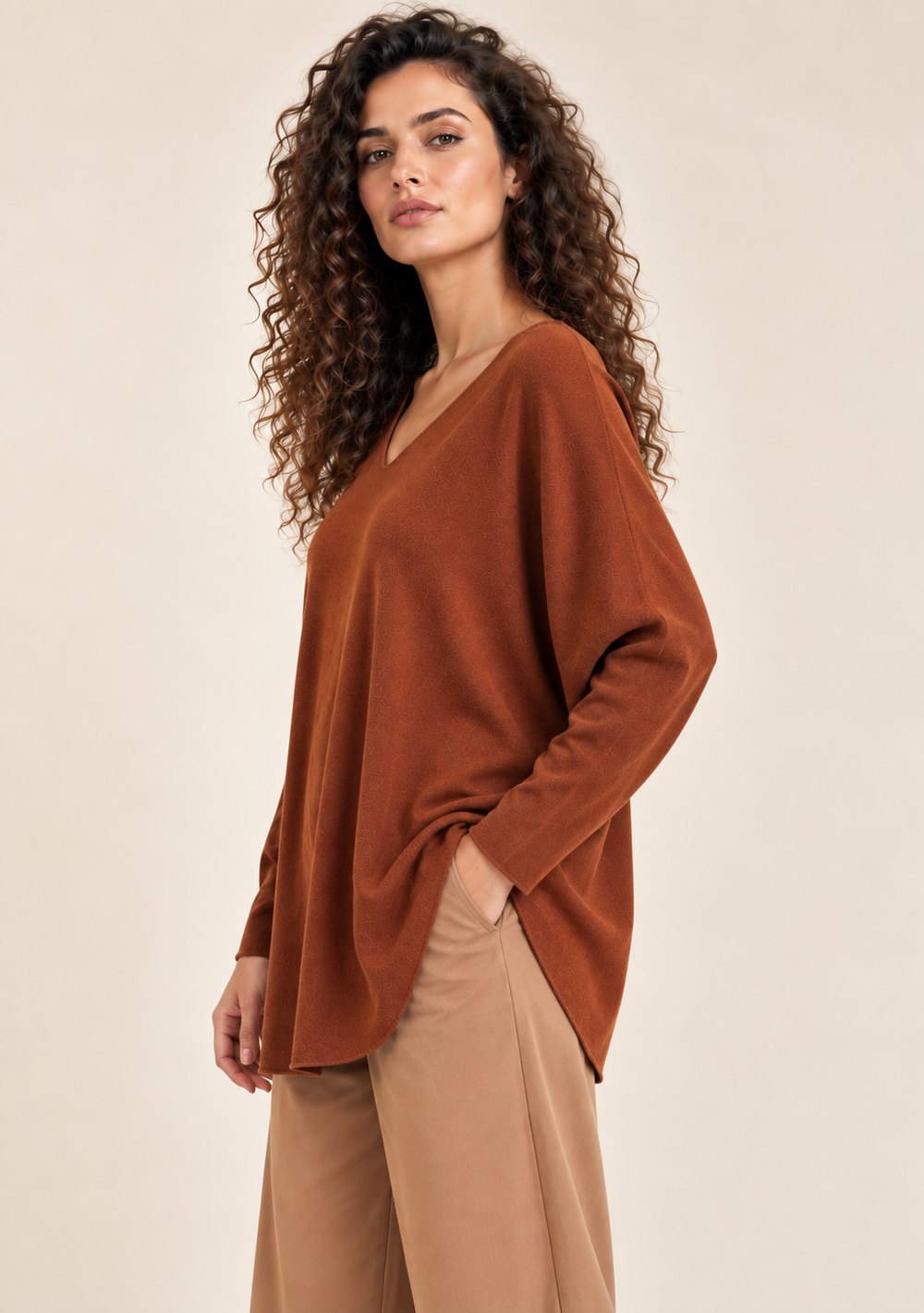 Maglia Scollo a V con Spacchi da donna in colore coccio, vista alternativa 2