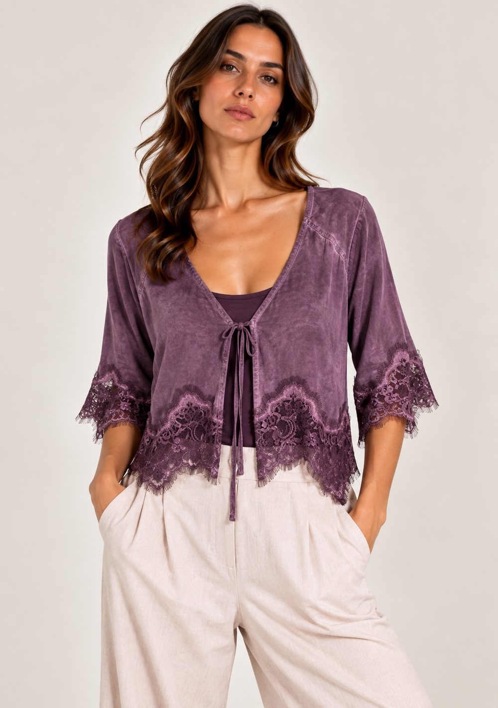 Coprispalle con merletto in colore bordeaux