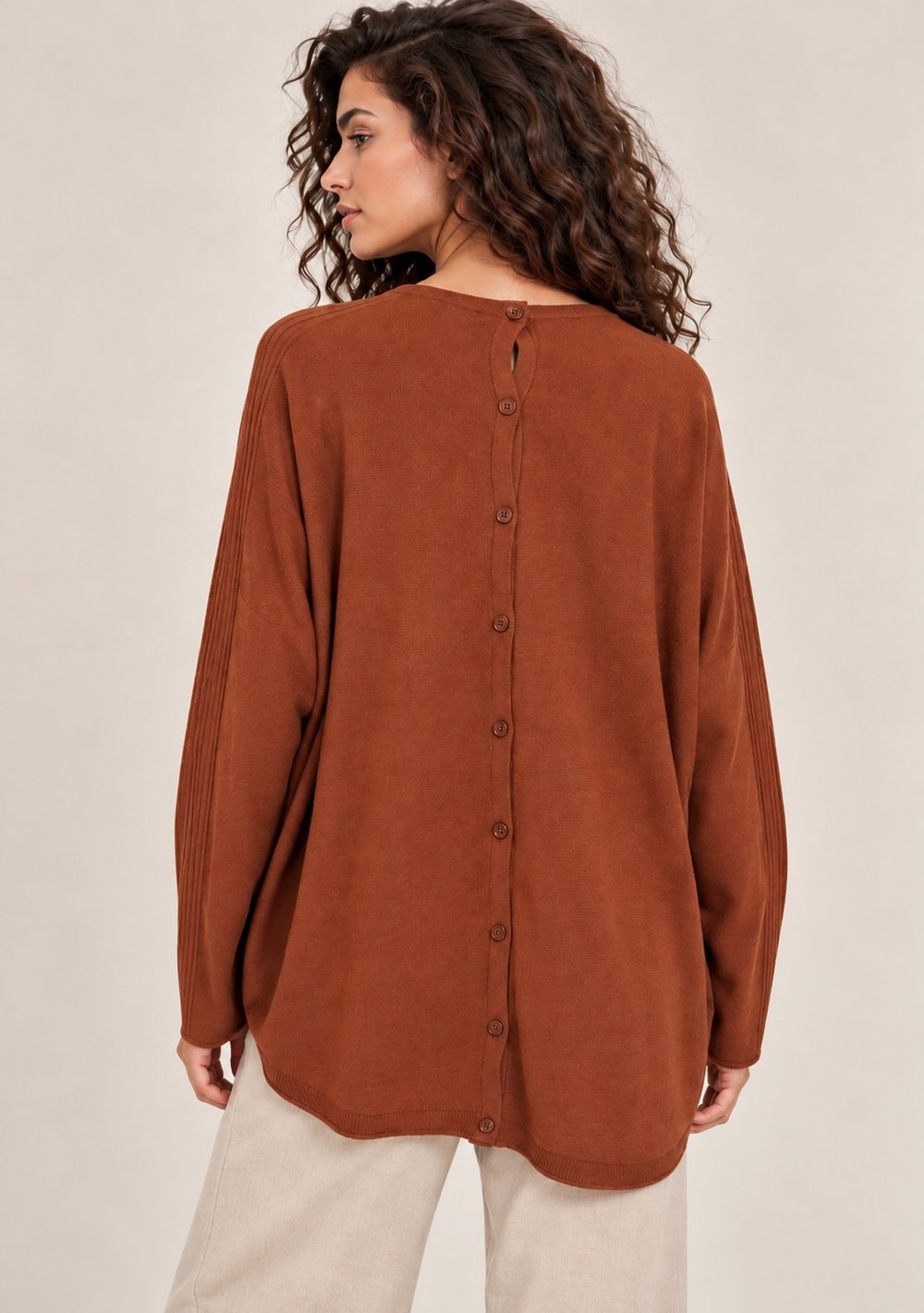 Maglia bottoni dietro in colore coccio, vista alternativa 2
