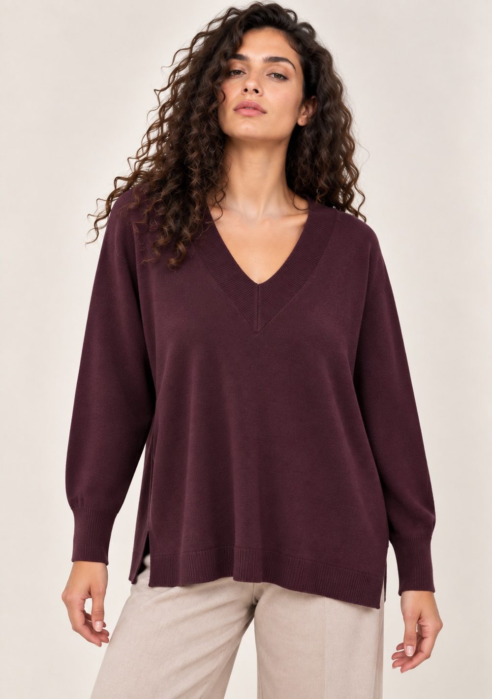 Maglia con Spacchi Laterali da donna in colore vino