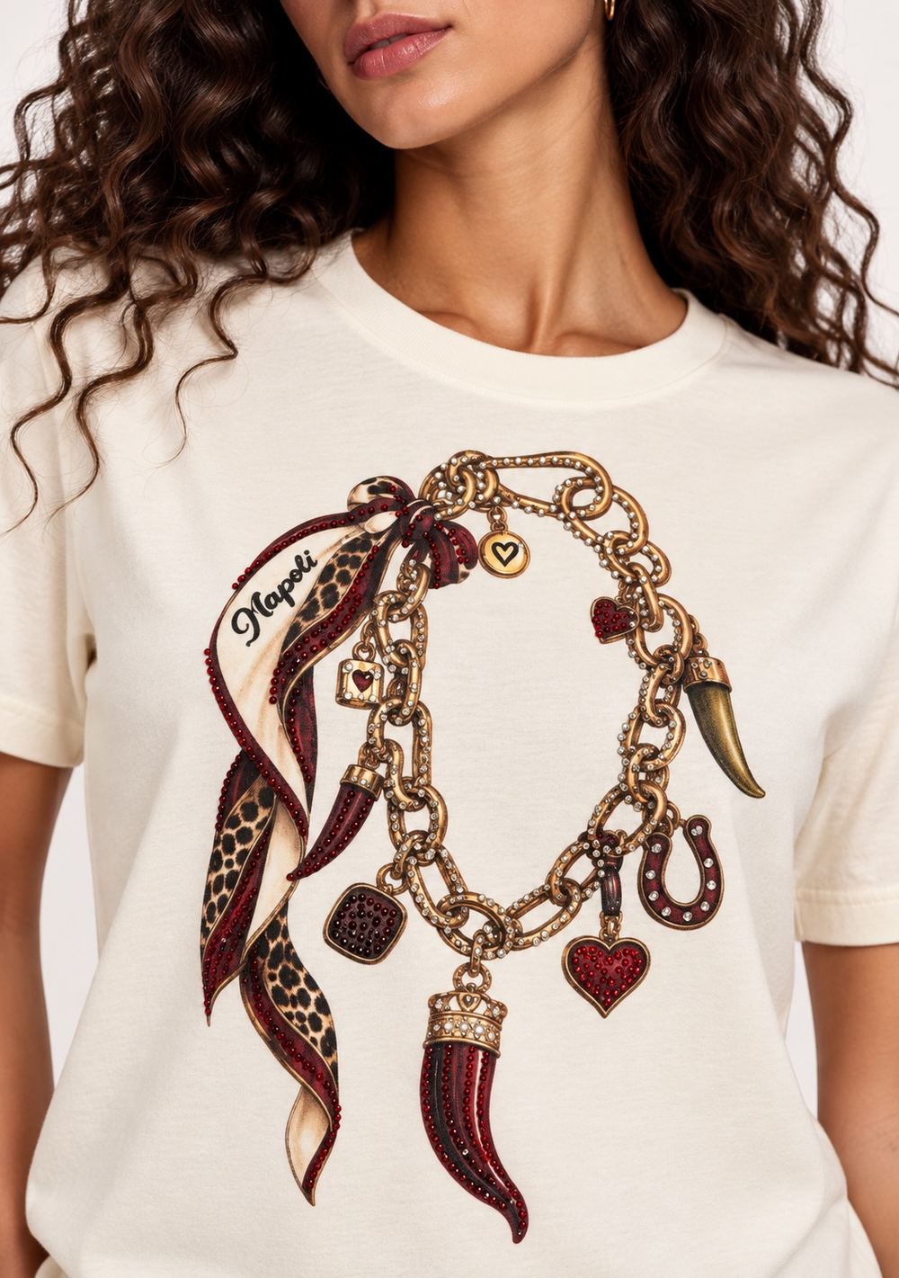 T-shirt regular "collana corno" in colore bordeaux, vista alternativa 2