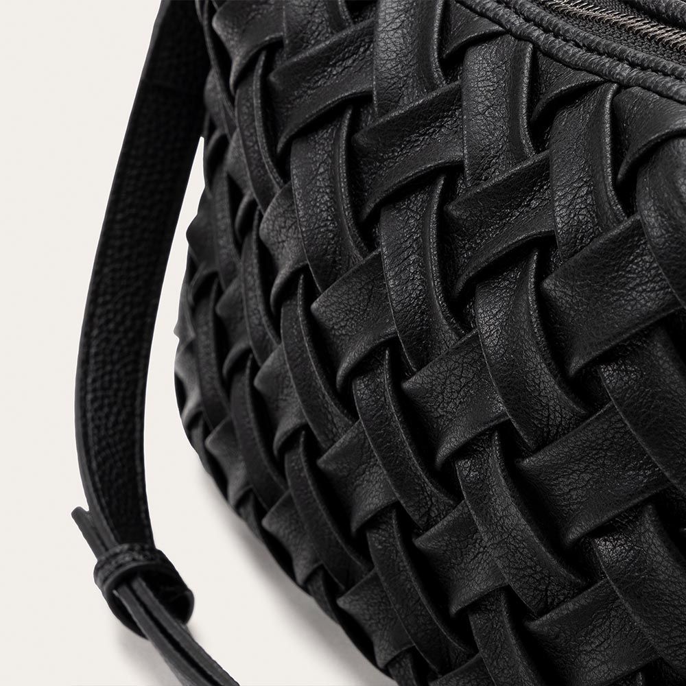 WEAVED POCHETTE BAG BLACK