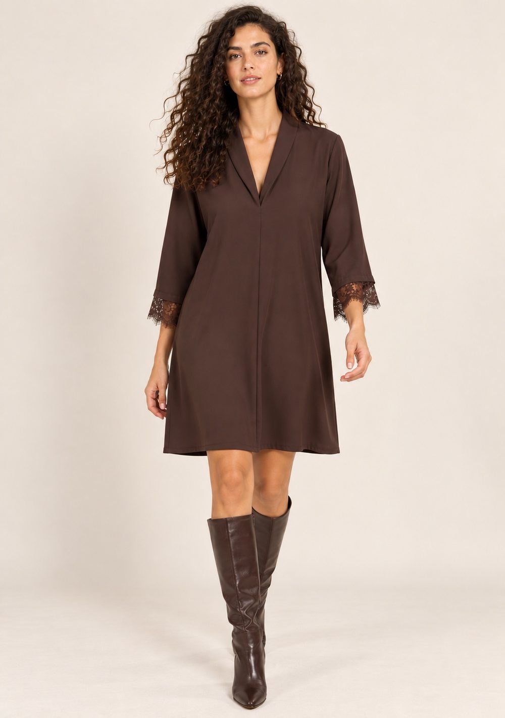 Abito Manica in Pizzo da donna in colore moro
