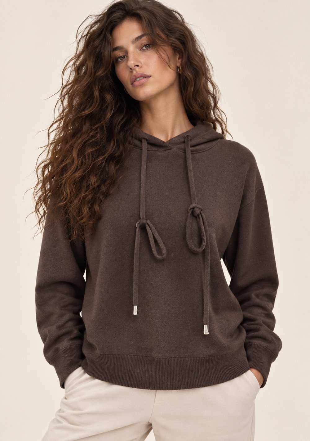 Maglia con Cappuccio da donna in colore moro