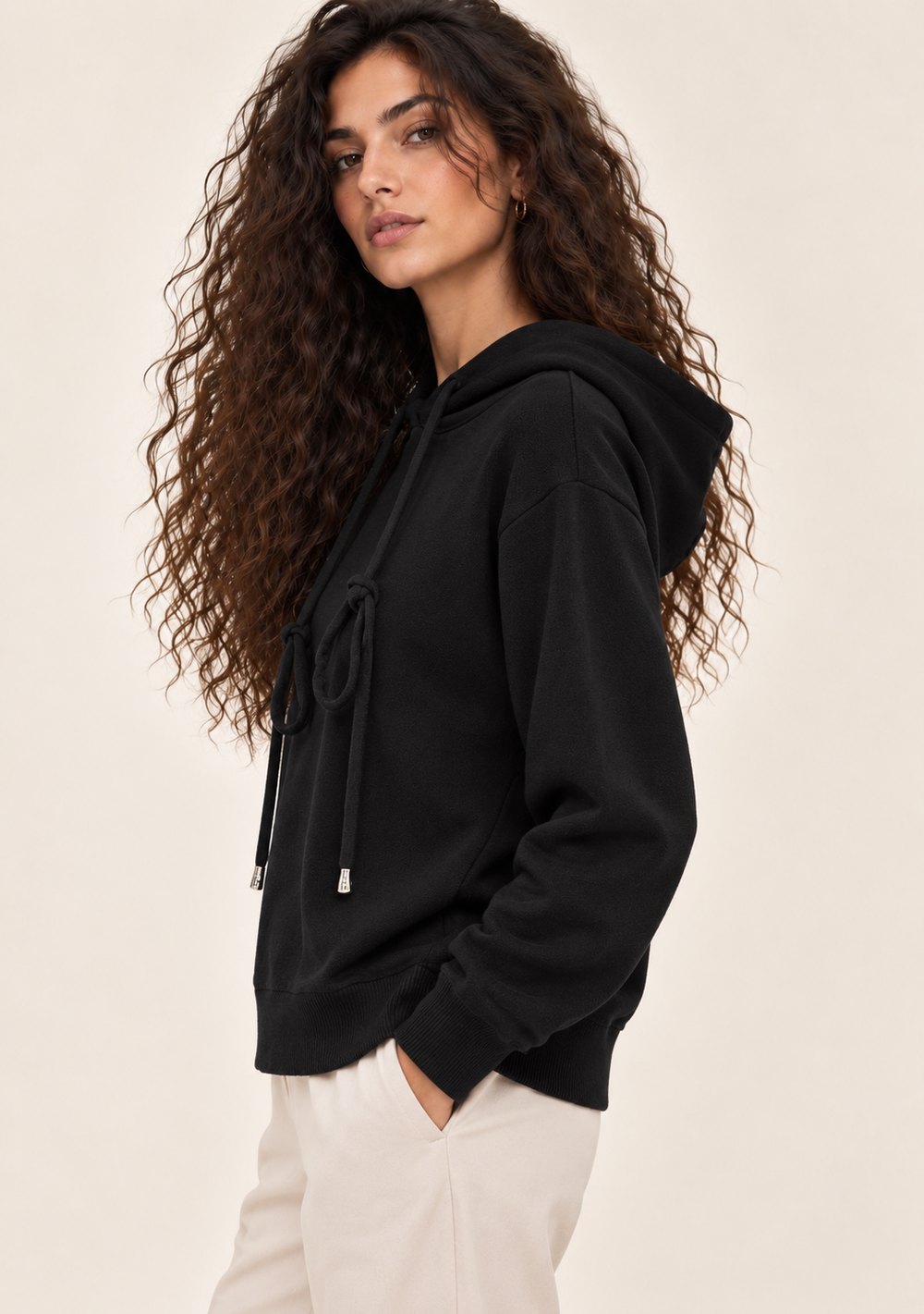 Maglia con Cappuccio da donna in colore nero, vista alternativa 2