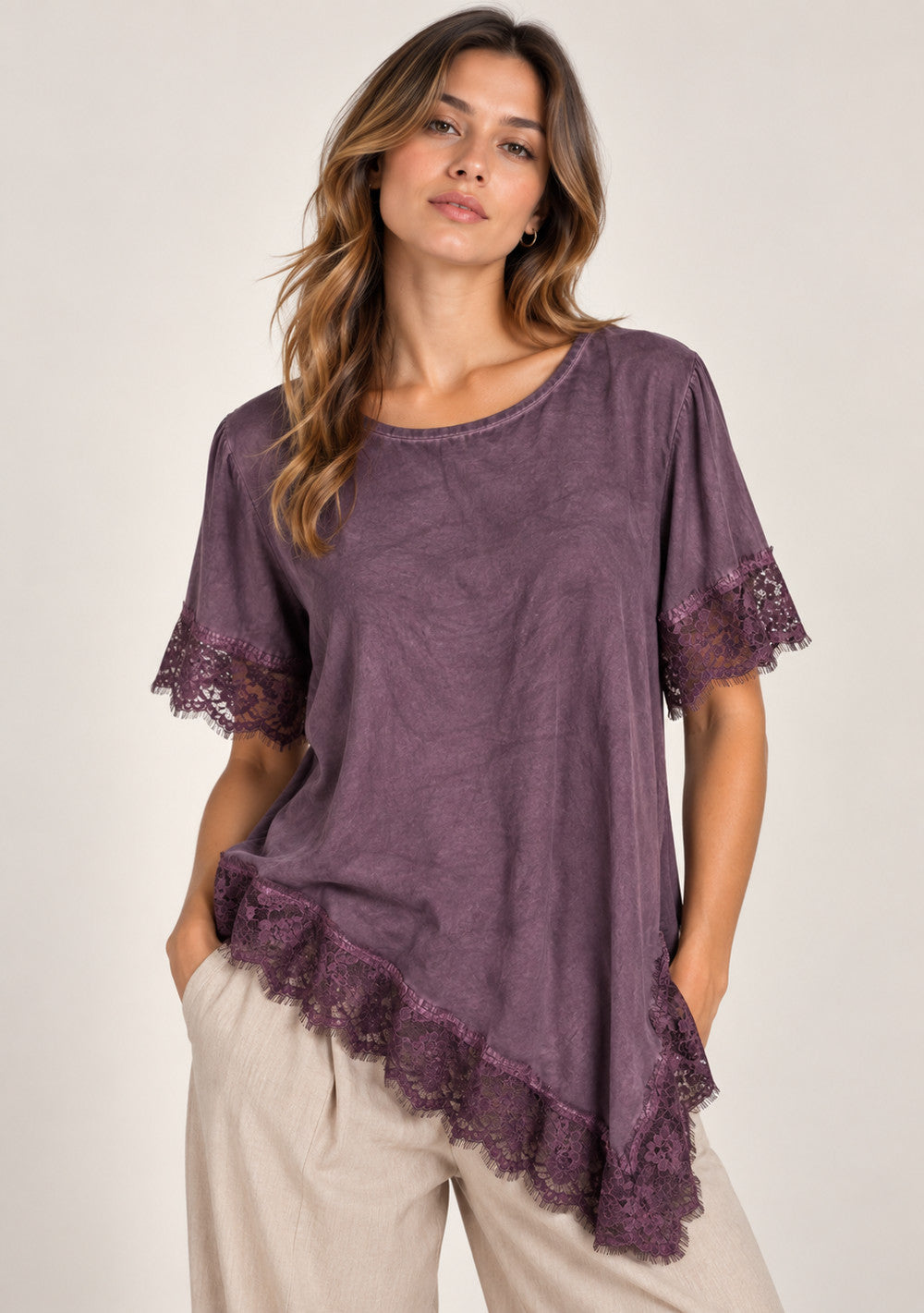 Maglia Asimmetrica con Merletto