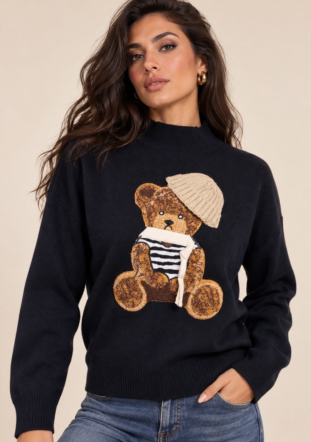 Maglia teddy con cappello in colore nero