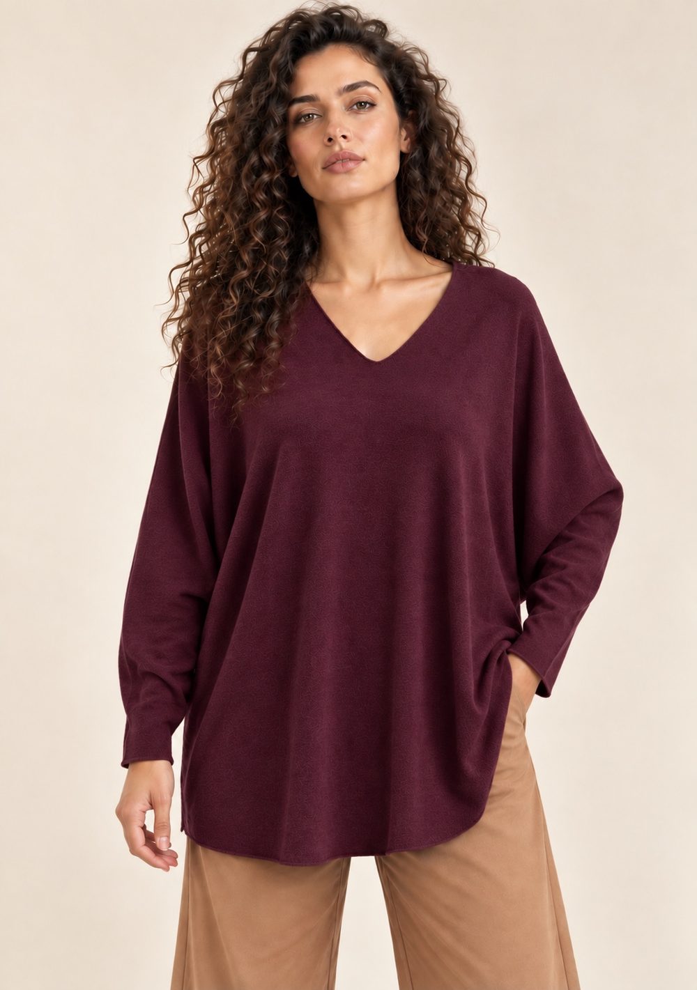 Maglia Scollo a V con Spacchi da donna in colore vino