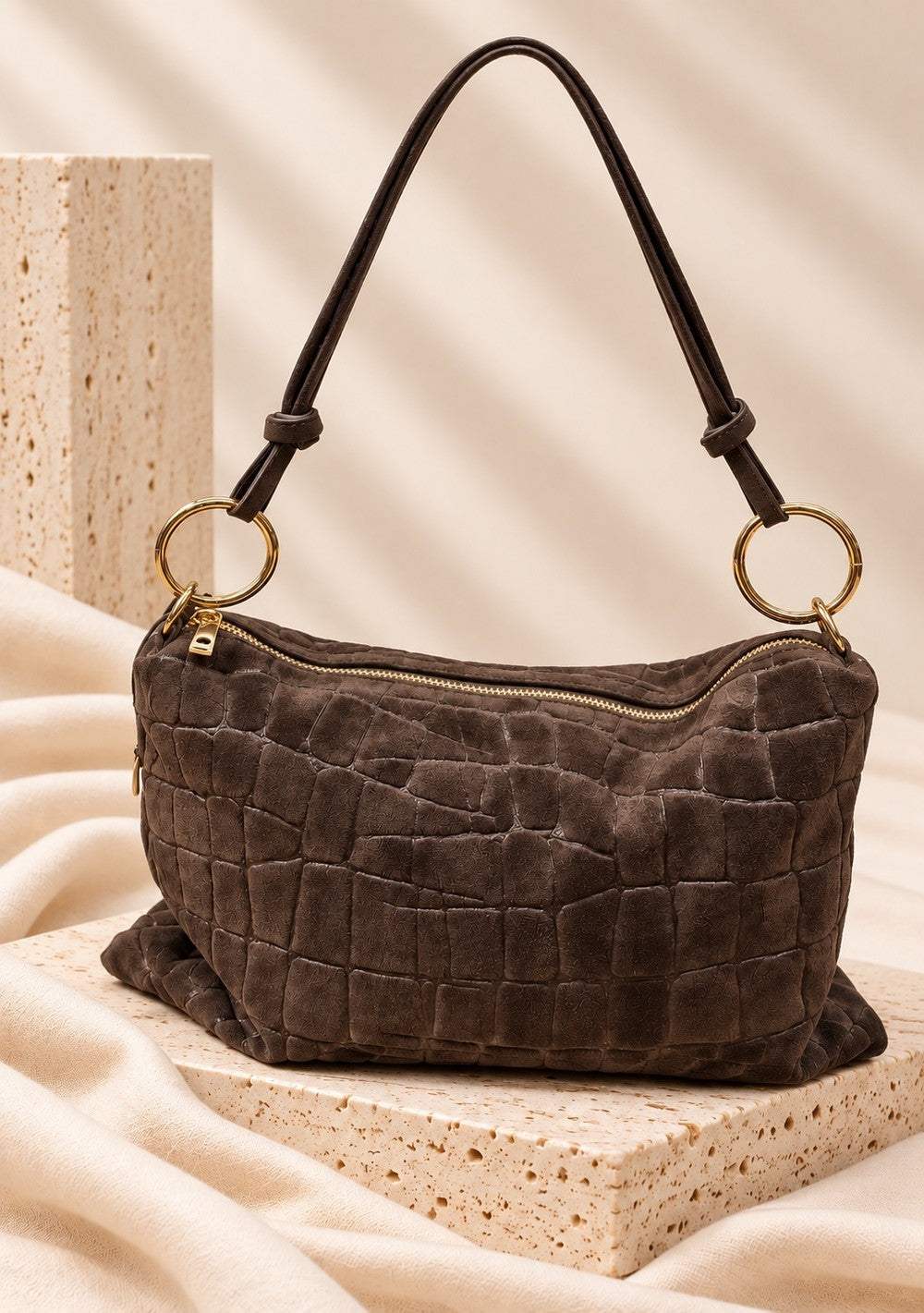 Shoulder bag scamosciata effetto cocco in colore marrone scuro