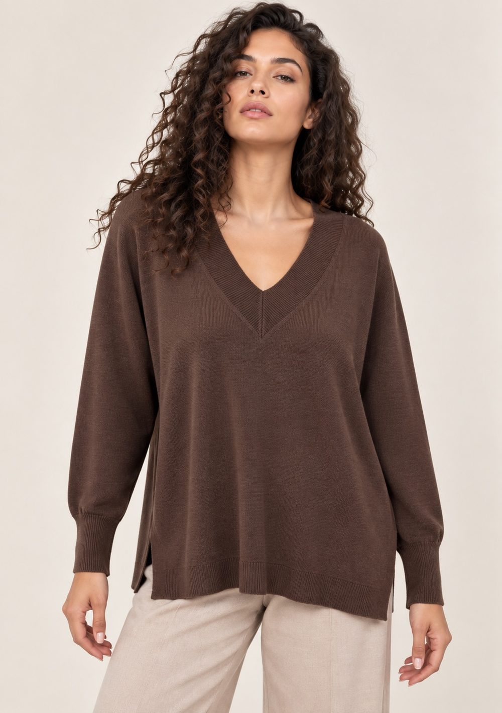 Maglia con Spacchi Laterali da donna in colore moro