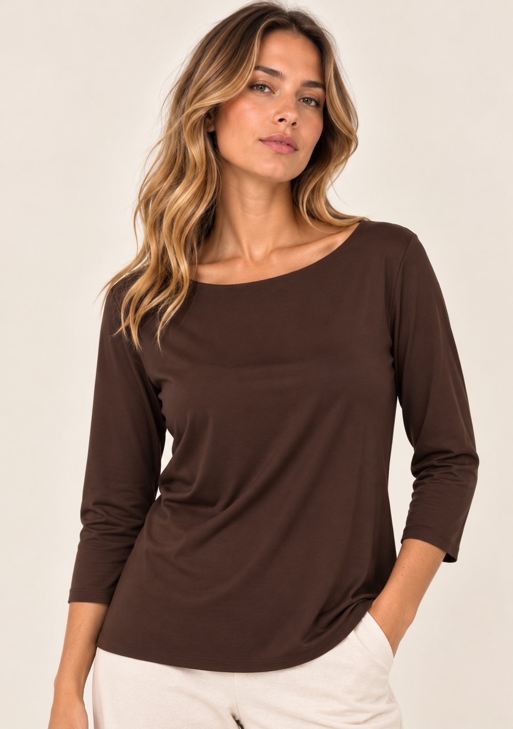 Maglia Scollo Madonna da donna in colore moro