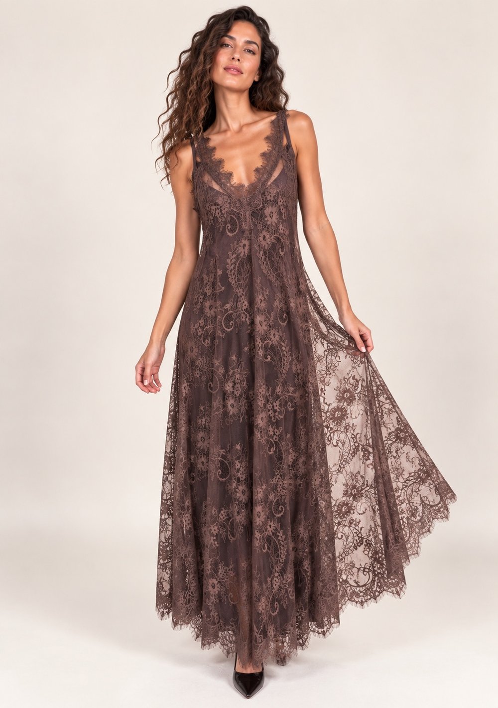 Abito in Merletto da donna in colore moro