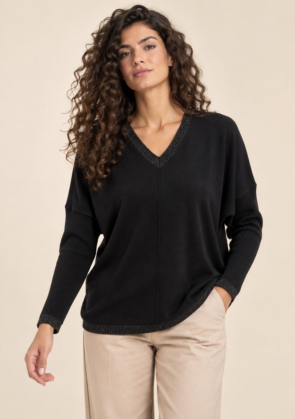 Maglia Scollo a V Riporti Lurex da donna in colore nero