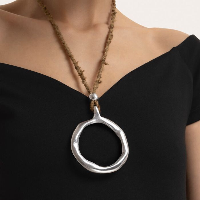 PENDENTIF SOIE GRAND CIERCLE A TROU