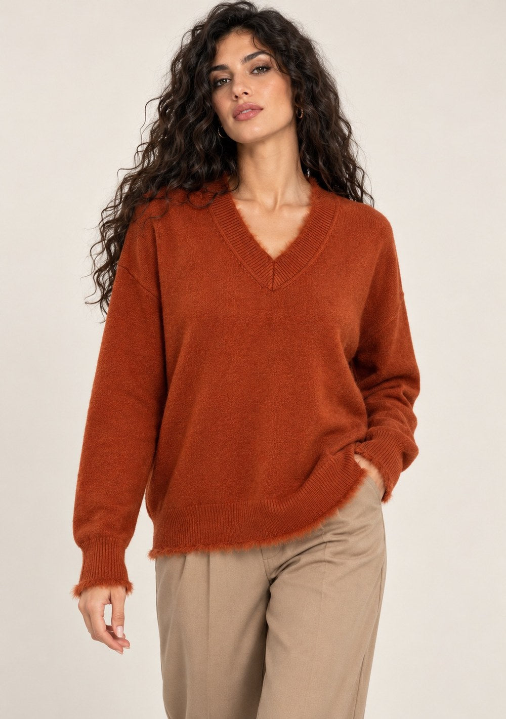 Maglia Scollo a V con Piume - foto 1